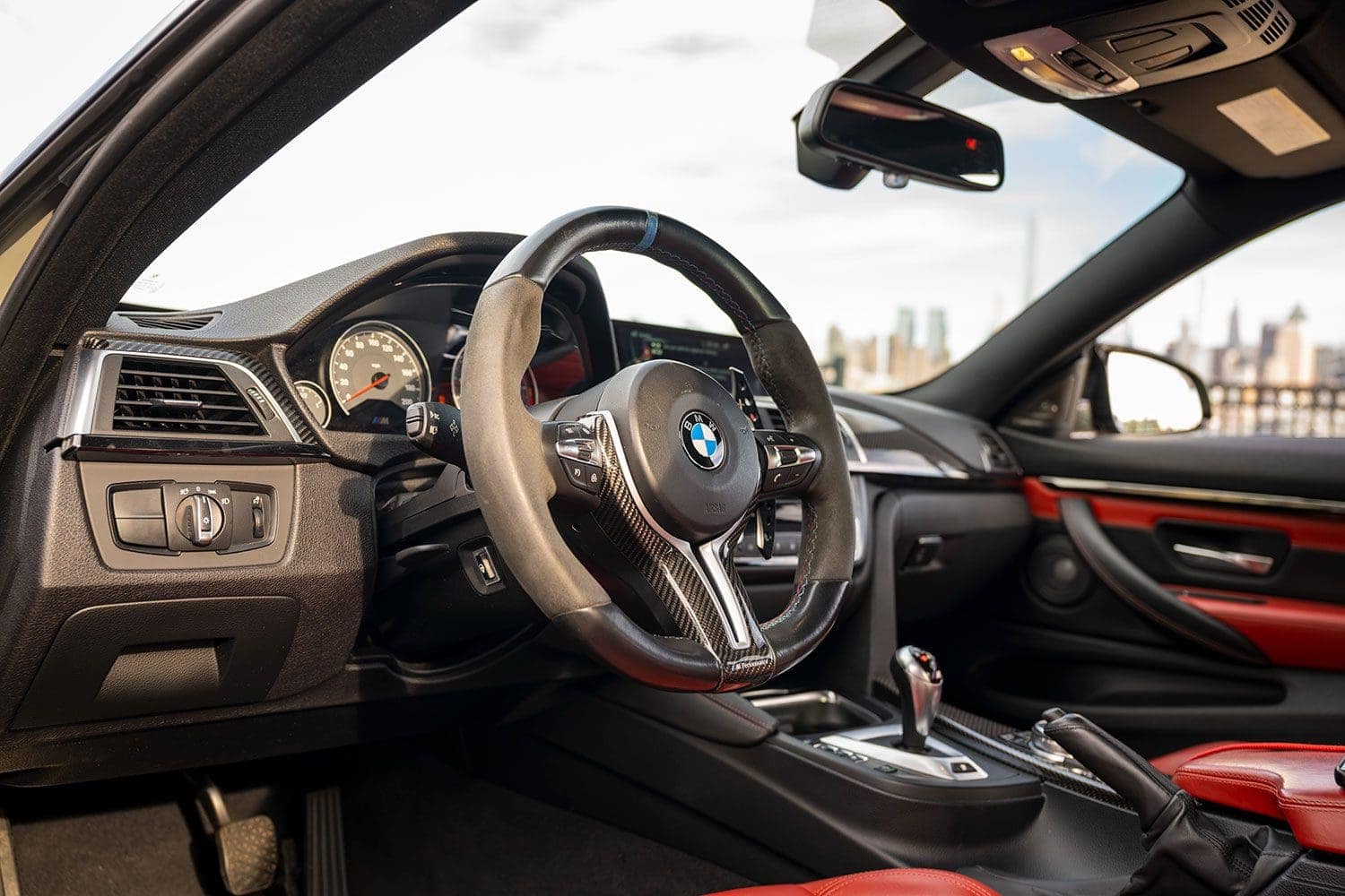 F82 M4 interior
