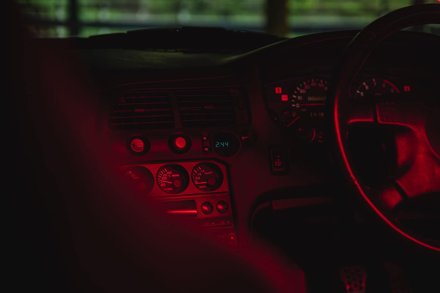r33-nissan-skyline-gtr interior