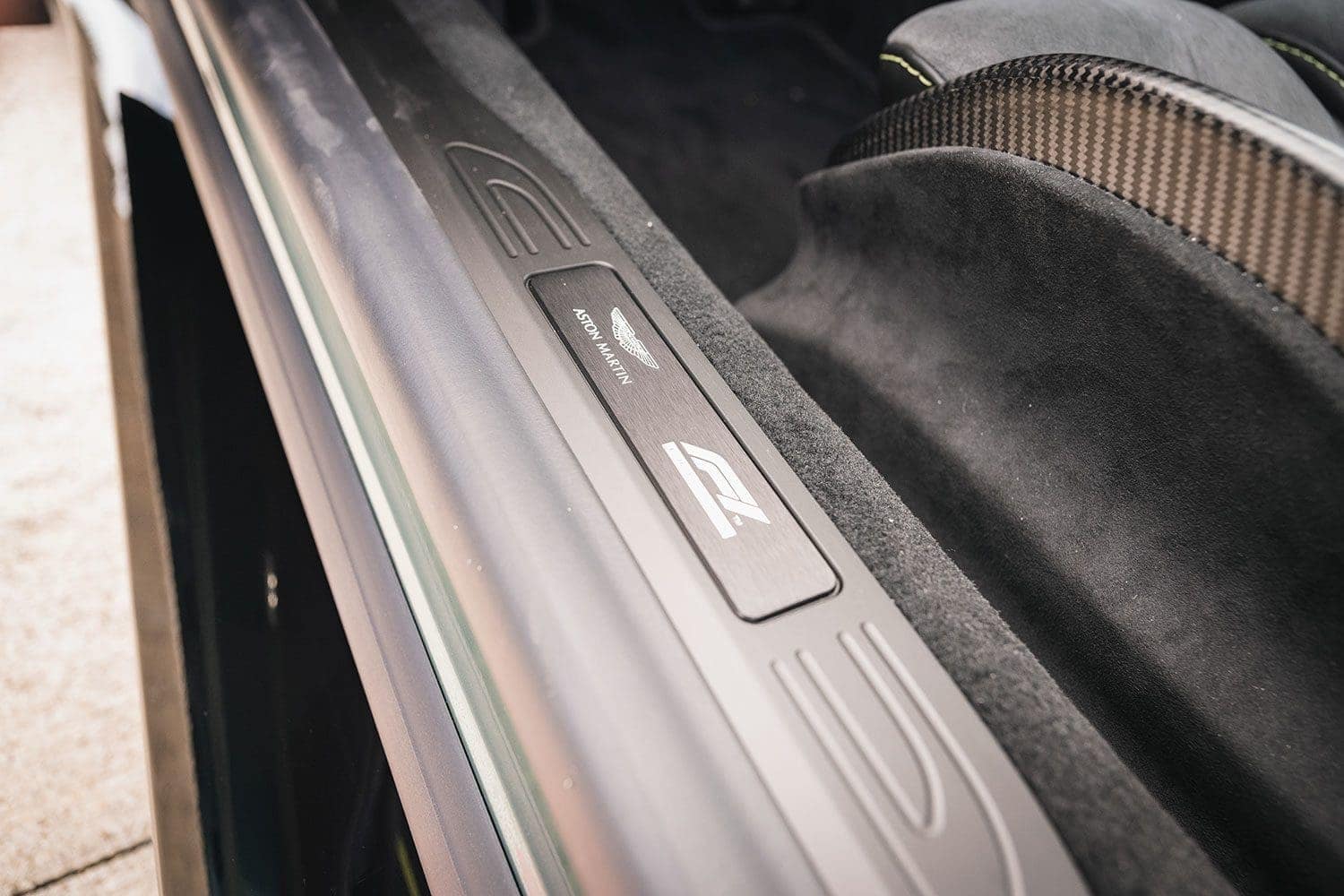 aston-vanquish-F1-edition
