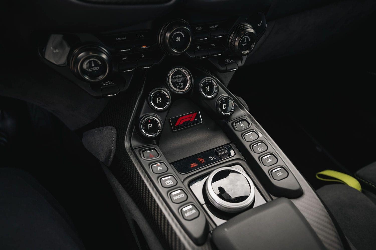aston-vanquish-F1-edition