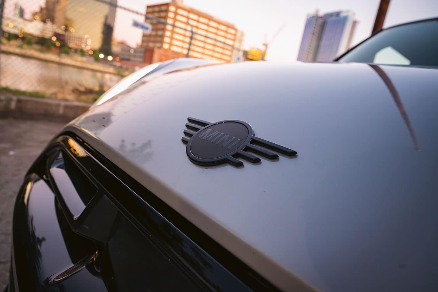 mini-john-cooper-works-coupe badge