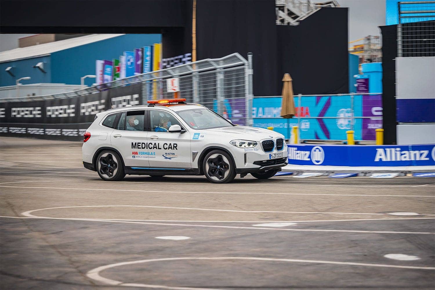 BMW iX3