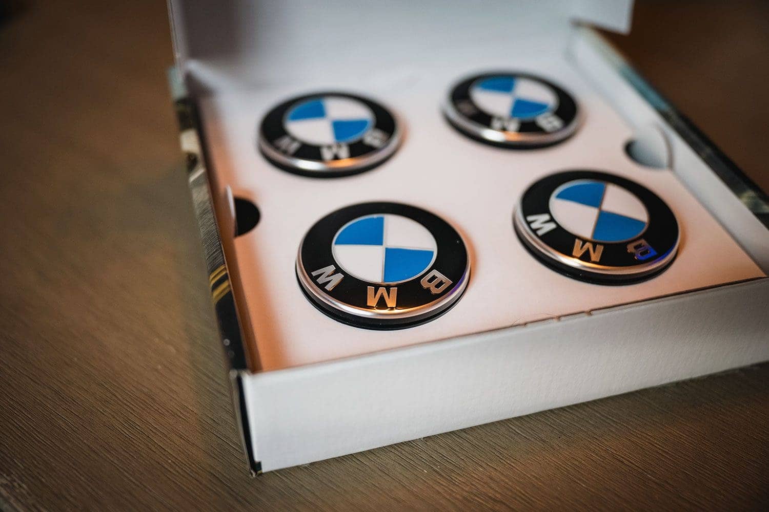 BMW floating center caps