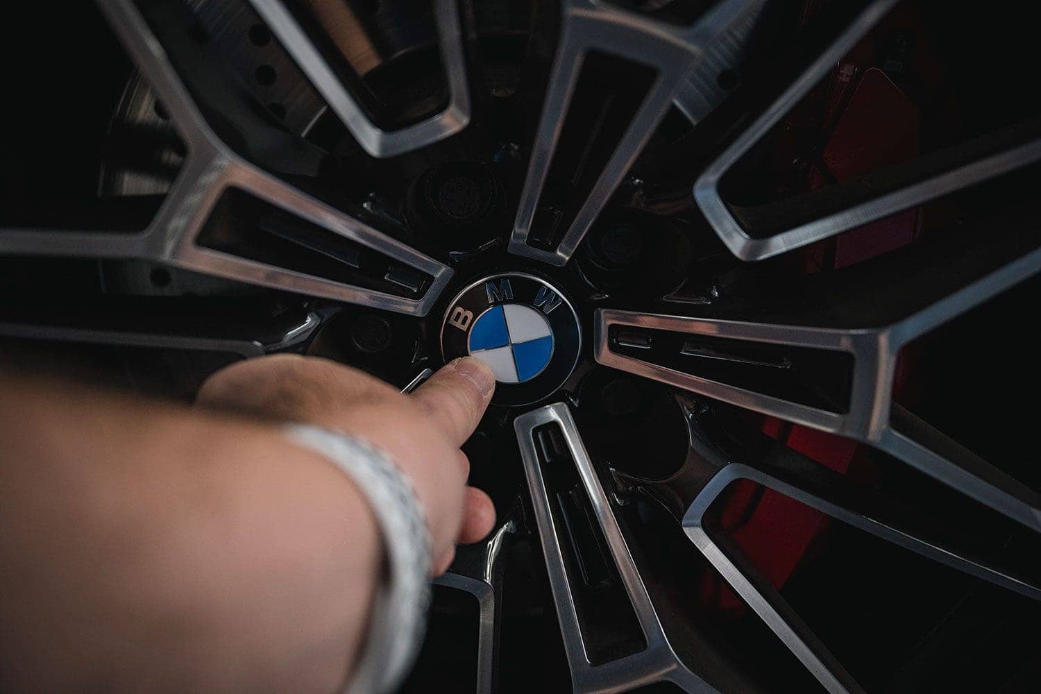 BMW floating center caps