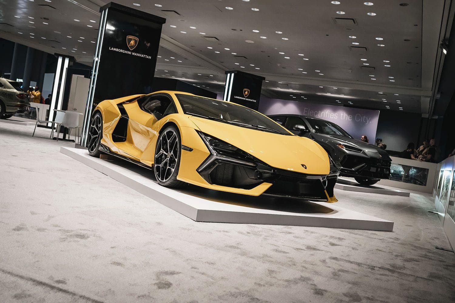Lamborghini Revuelto