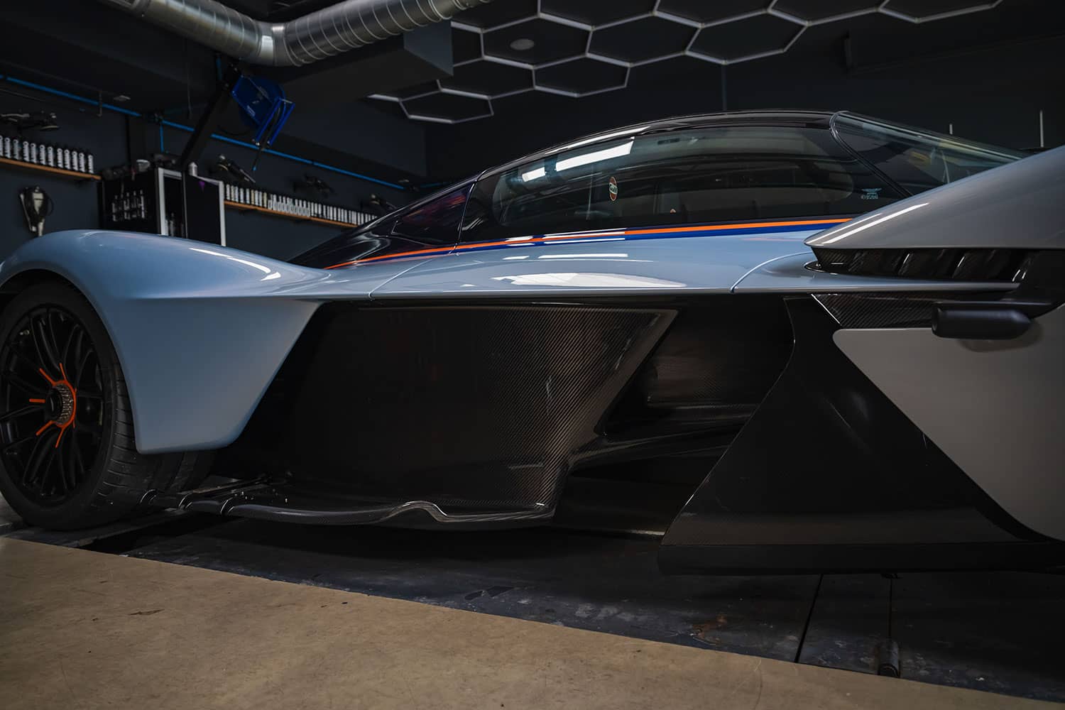 aston-martin-valkyrie