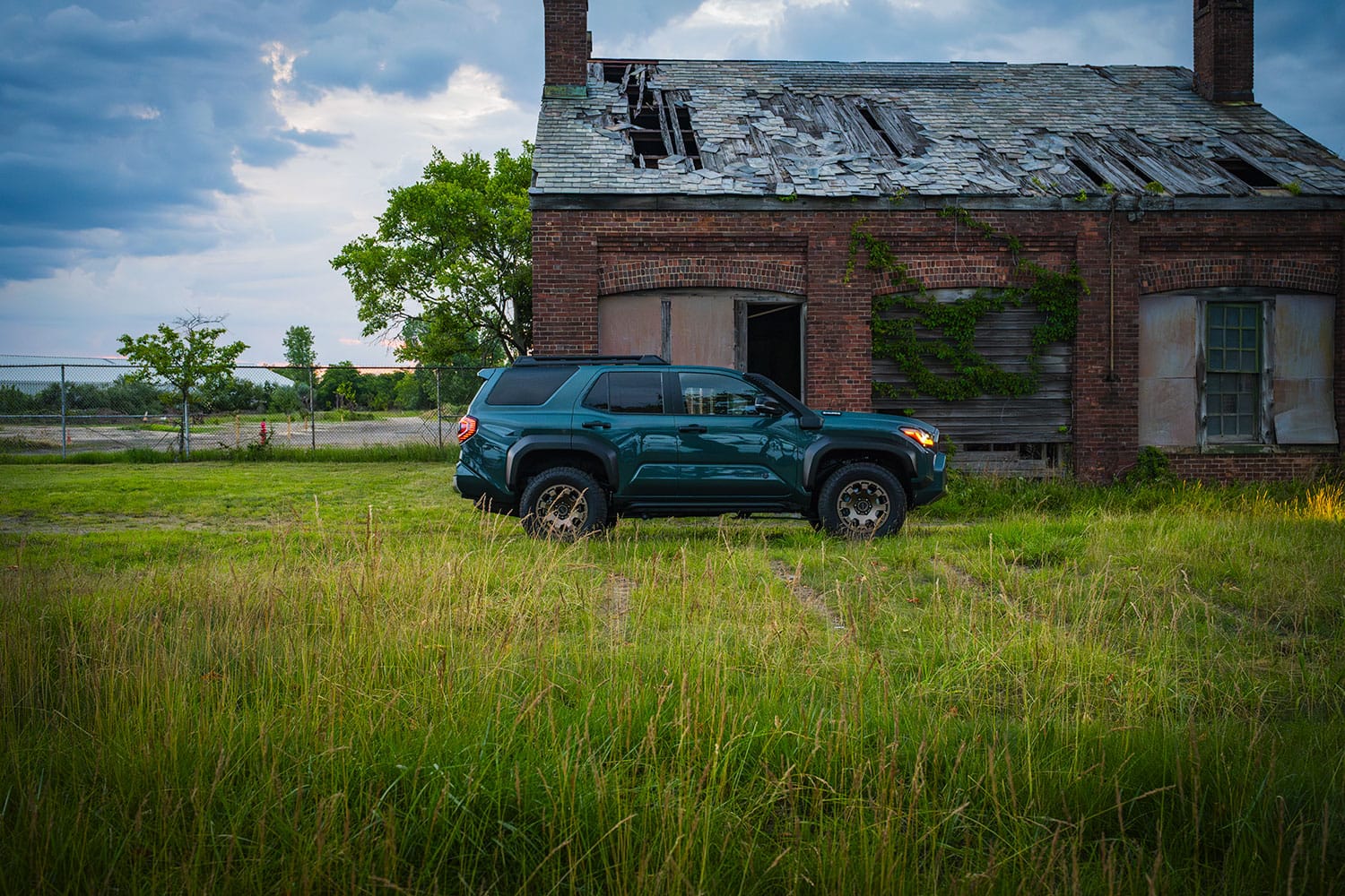 2025-toyota-4Runner-trailhunter