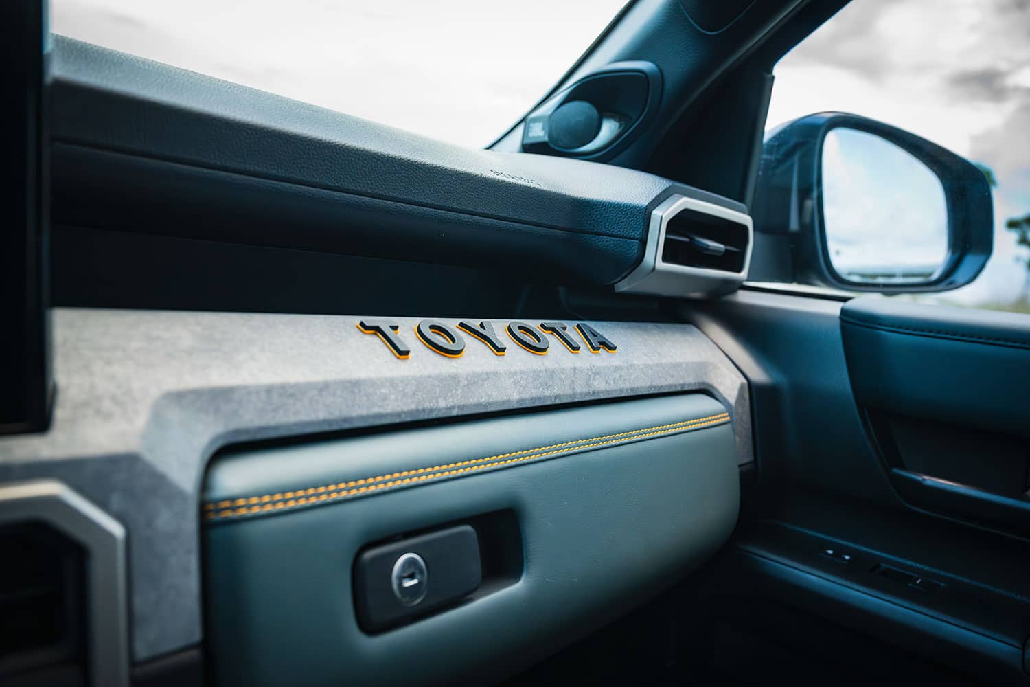 2025-toyota-4Runner-trailhunter