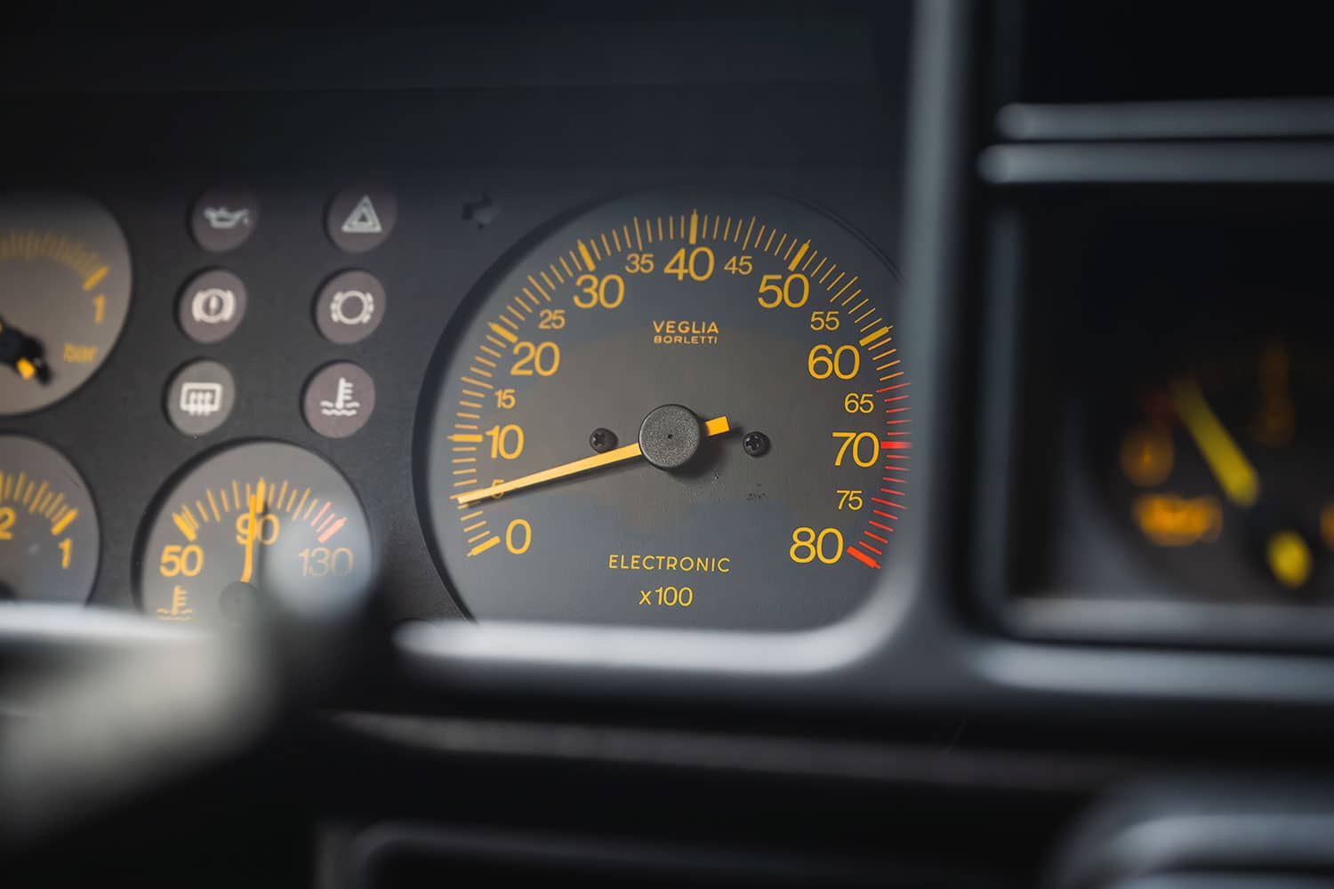 1988-Lancia-Delta-Integrale-tachometer