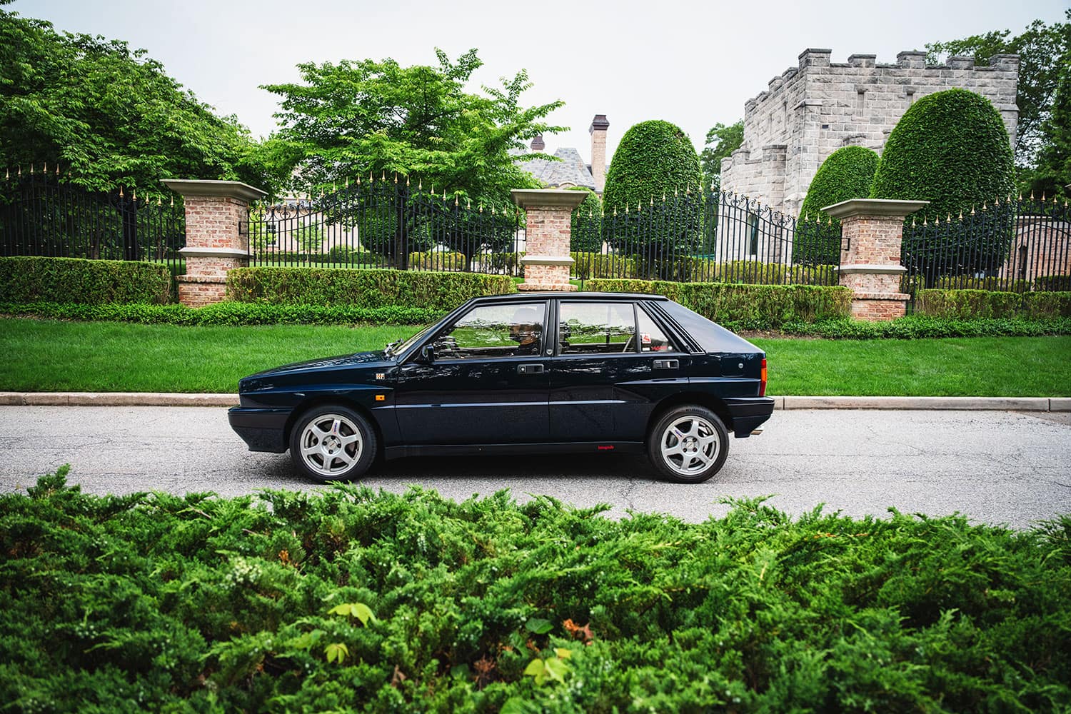 1988-Lancia-Delta-Integrale side profile