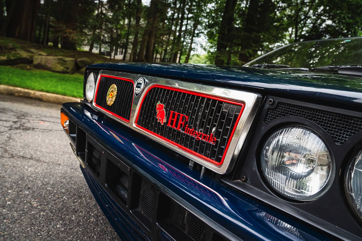 1988-Lancia-Delta-Integrale-badge