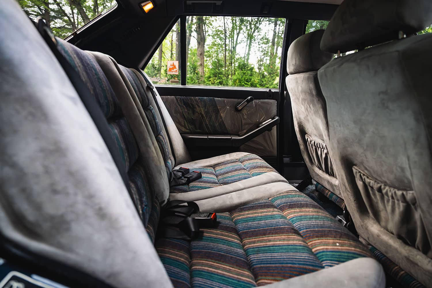 1988-Lancia-Delta-Integrale-back seat