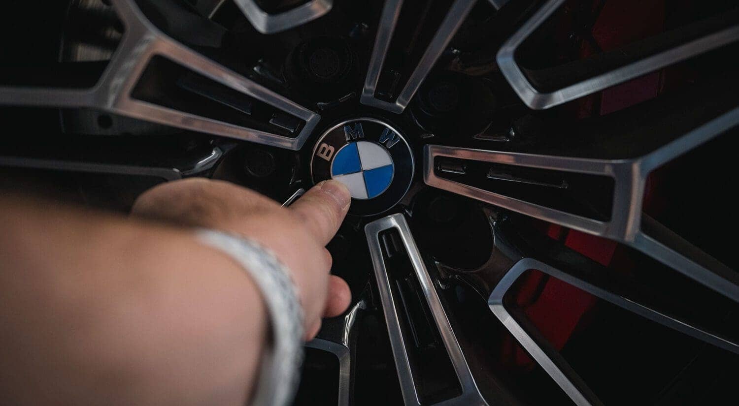 BMW-floating-center-caps