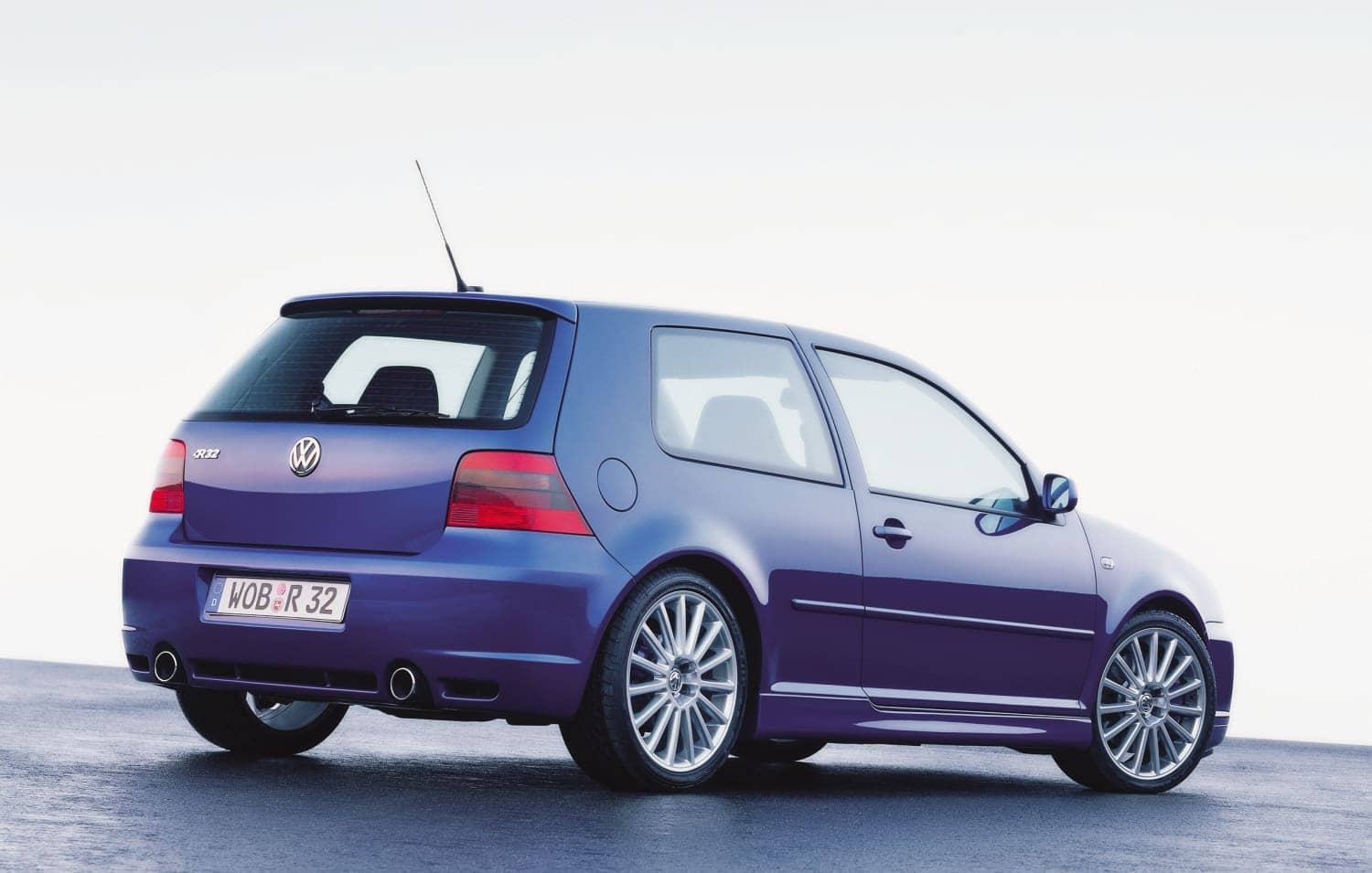 Small-3331-Golf R32
