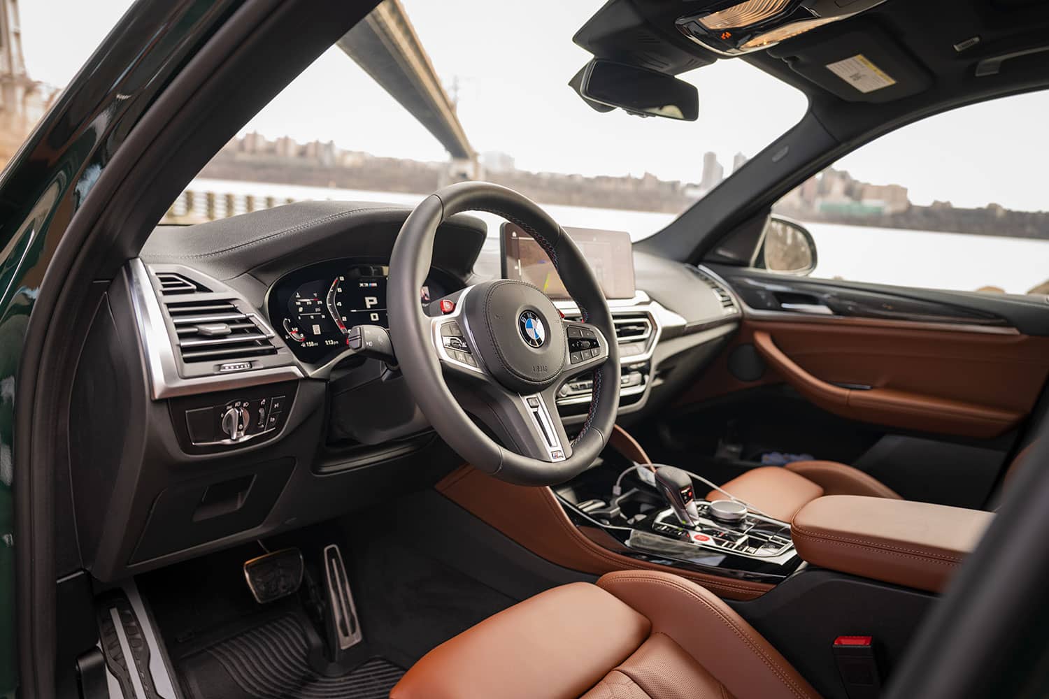 2022-bmw-x3m-1steering-wheel