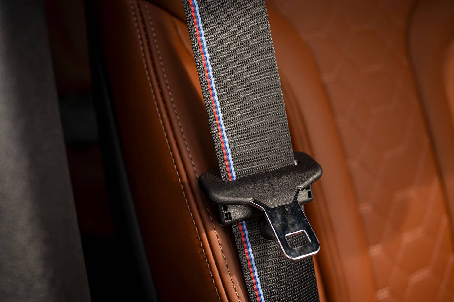 2022-bmw-x3m-seat-belts