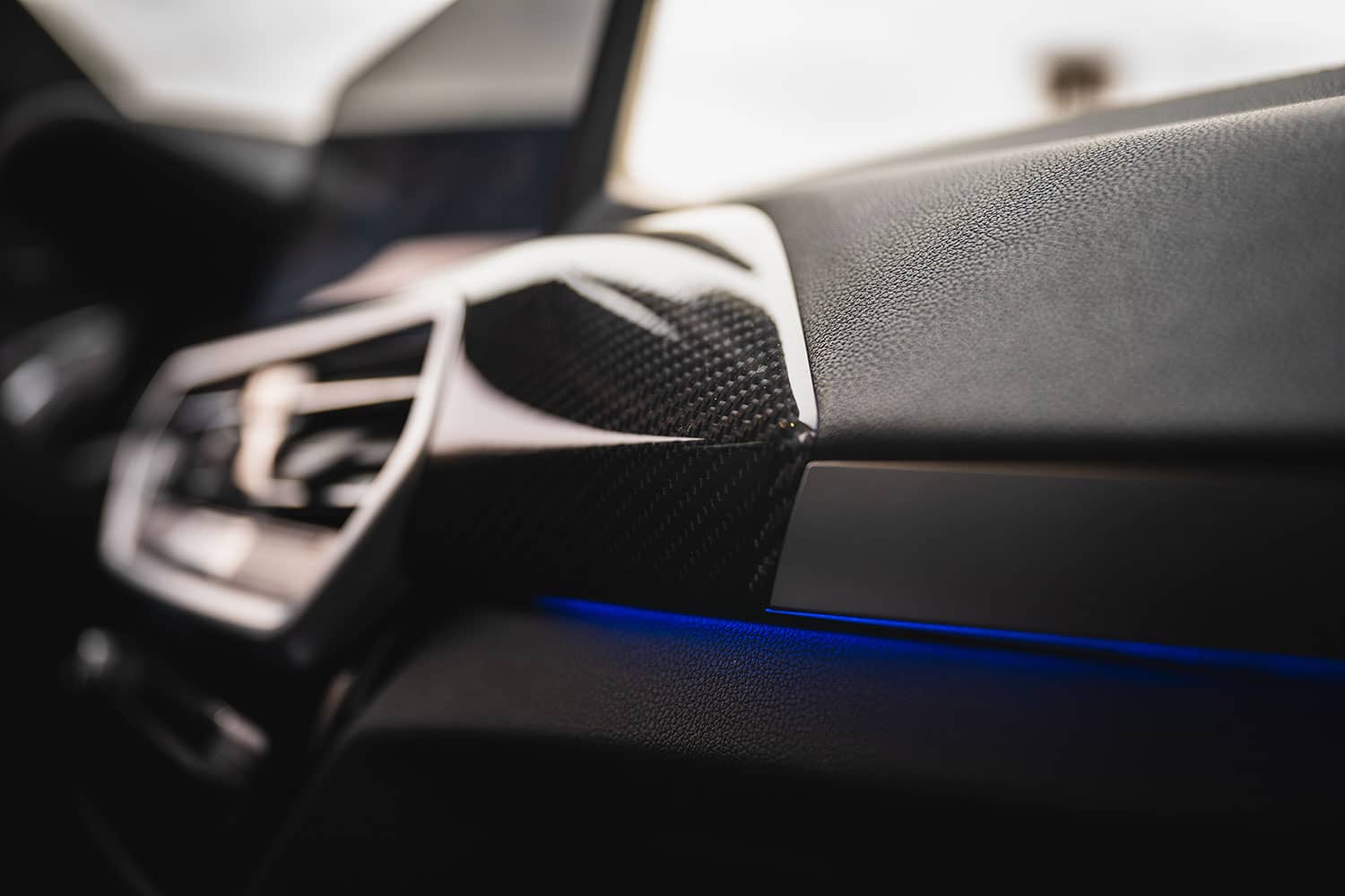 2022-bmw-x3m-carbon-trim