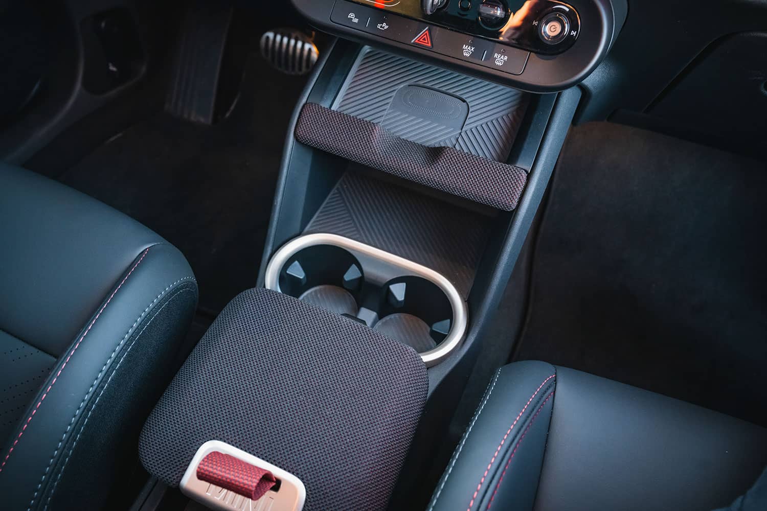 mini-jcw-countryman-all4-19