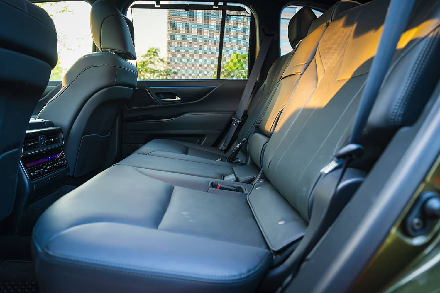 2025-lexus-lx-700h-rear seats