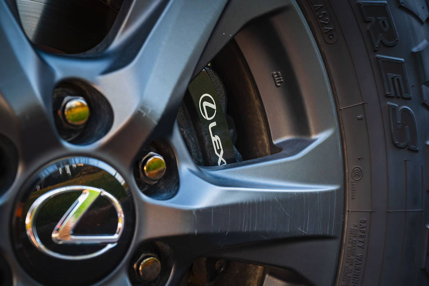 2025-lexus-lx-700h brake caliper