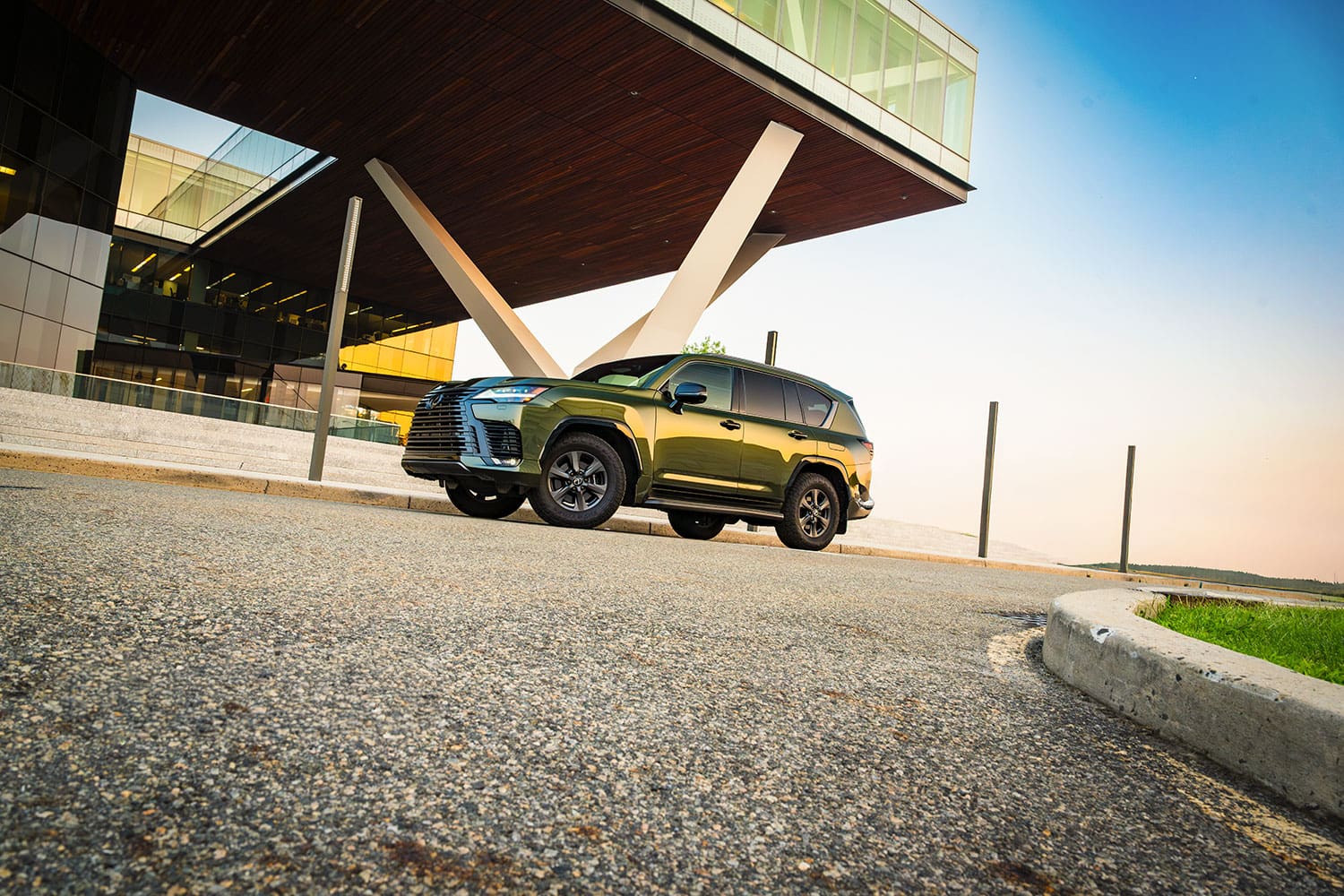 2025-lexus-lx-700h-Nori Green Pearl