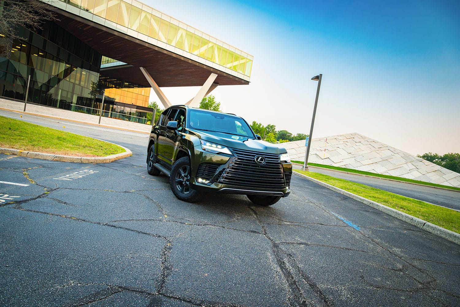 2025-lexus-lx-700h-Nori Green Pearl