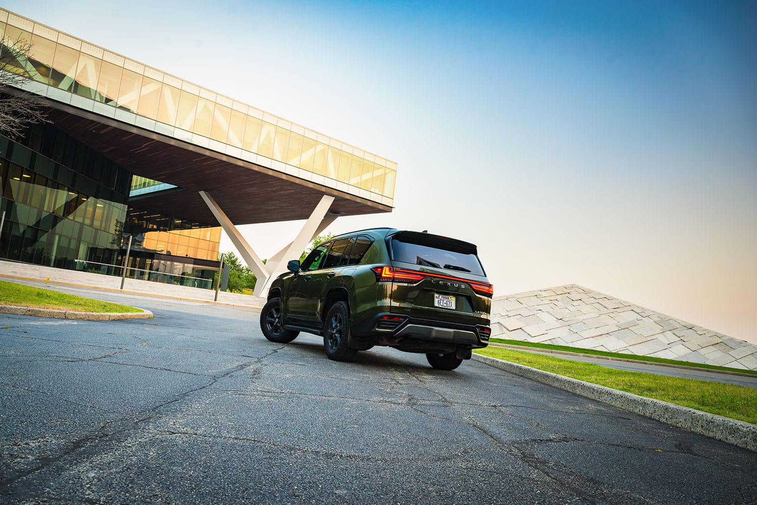 2025-lexus-lx-700h-rear three quarter