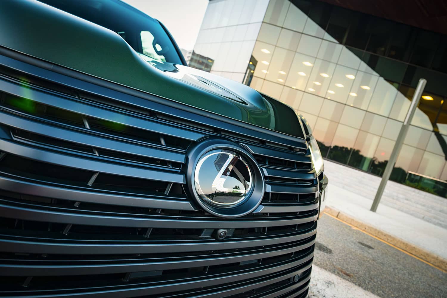 2025-lexus-lx-700h grille