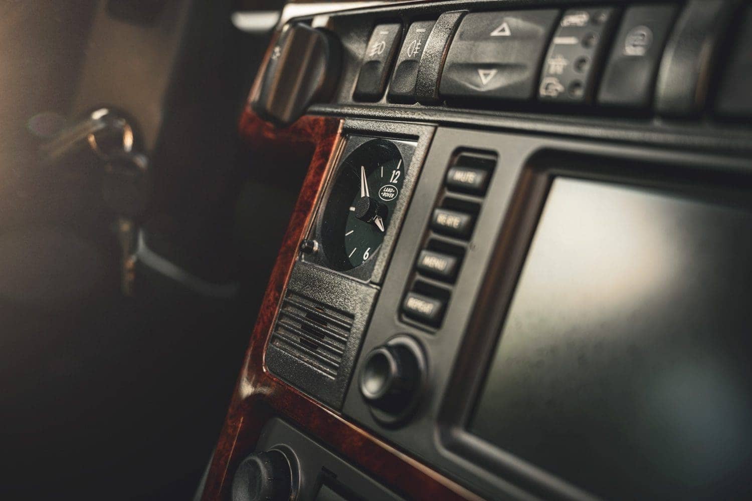 Land Rover Clock