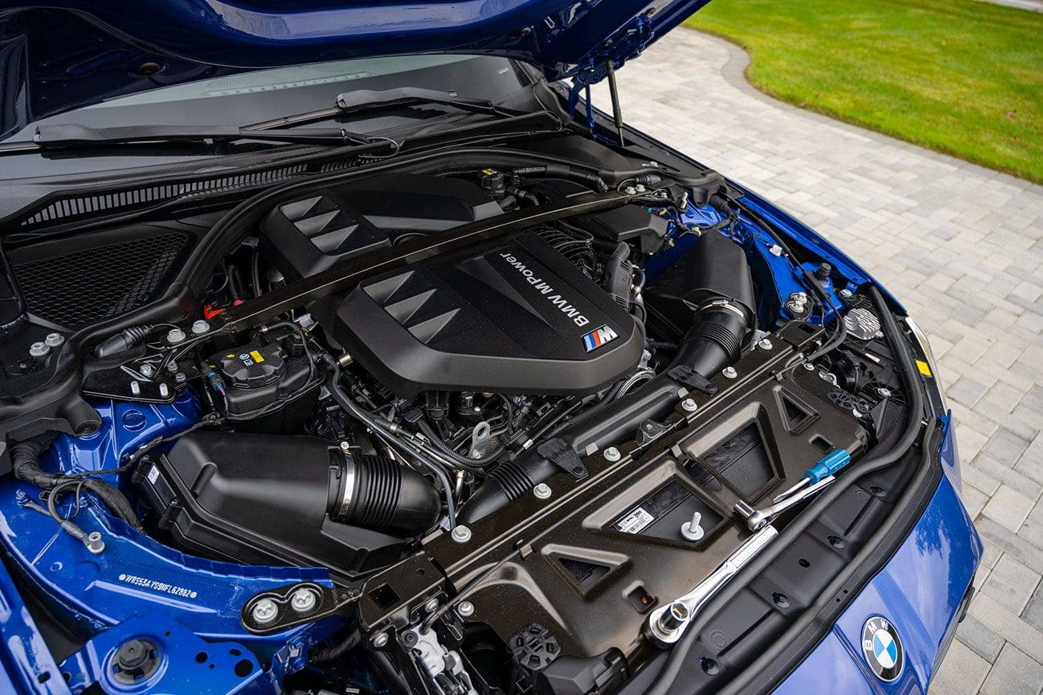 G80 engine bay