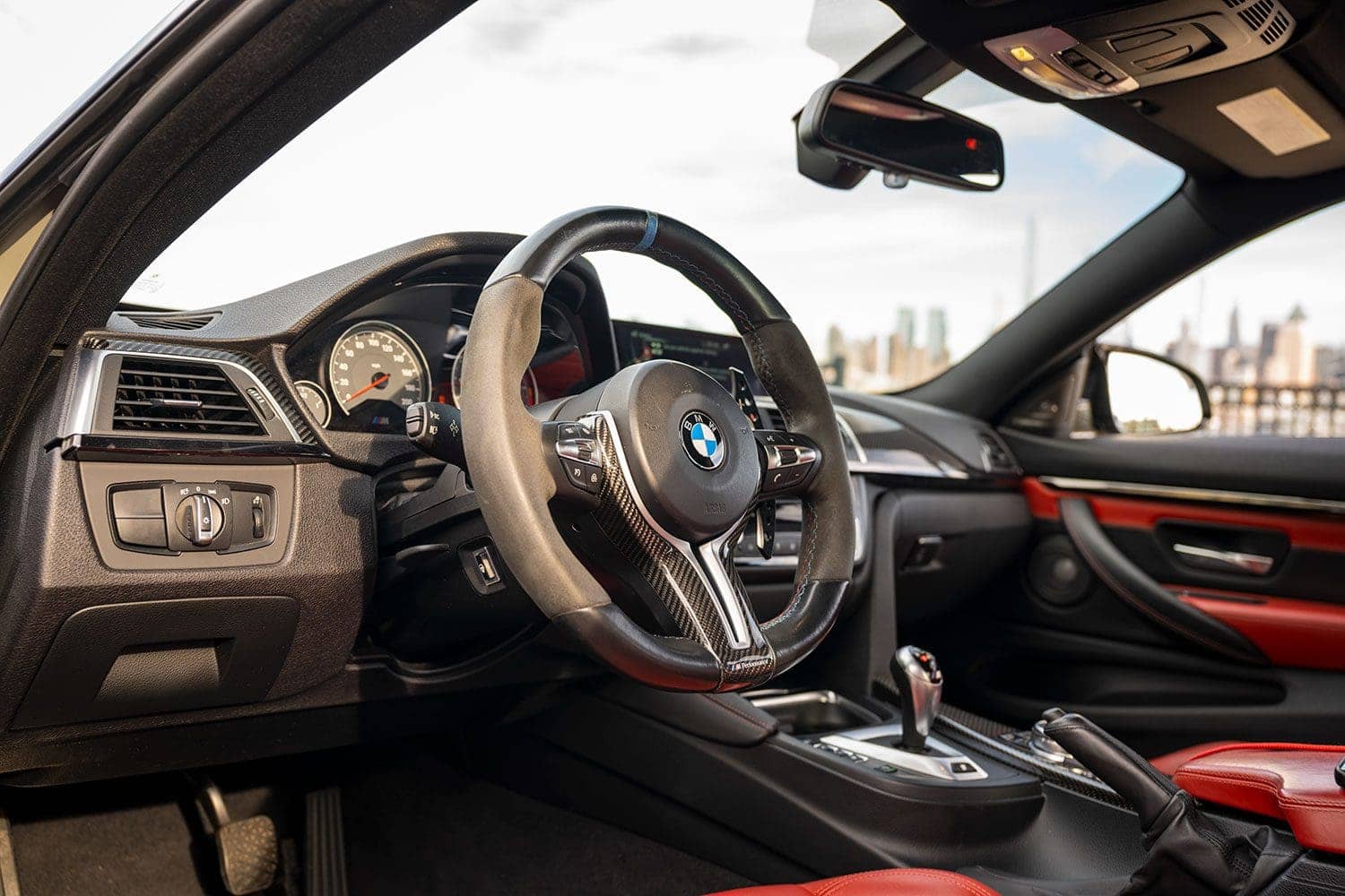 F82 M4 interior