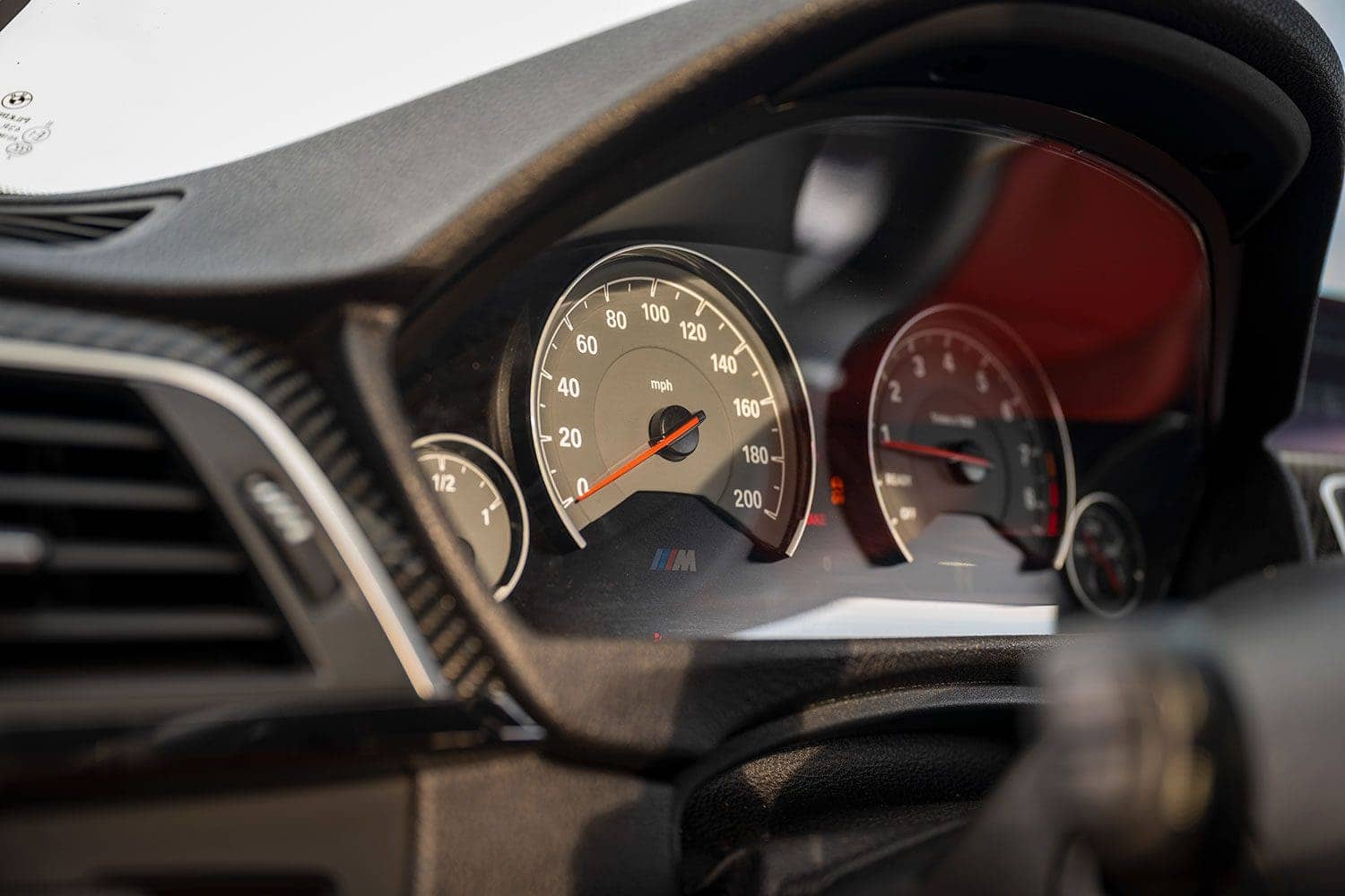 F82 M4 guages