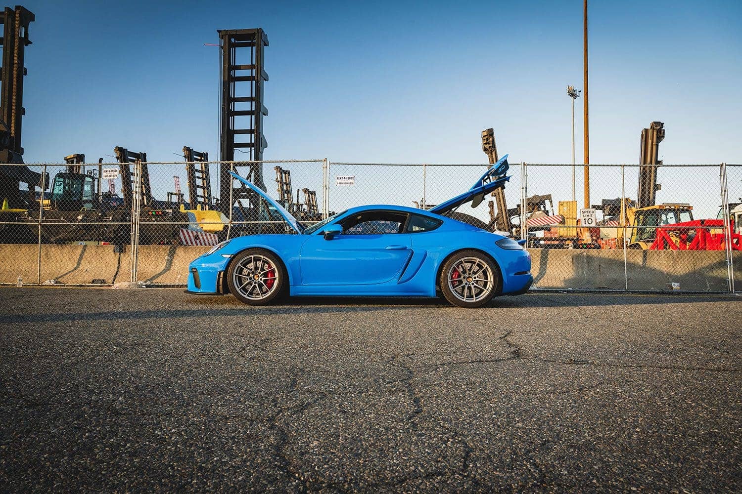 Porsche 718 Cayman GT4