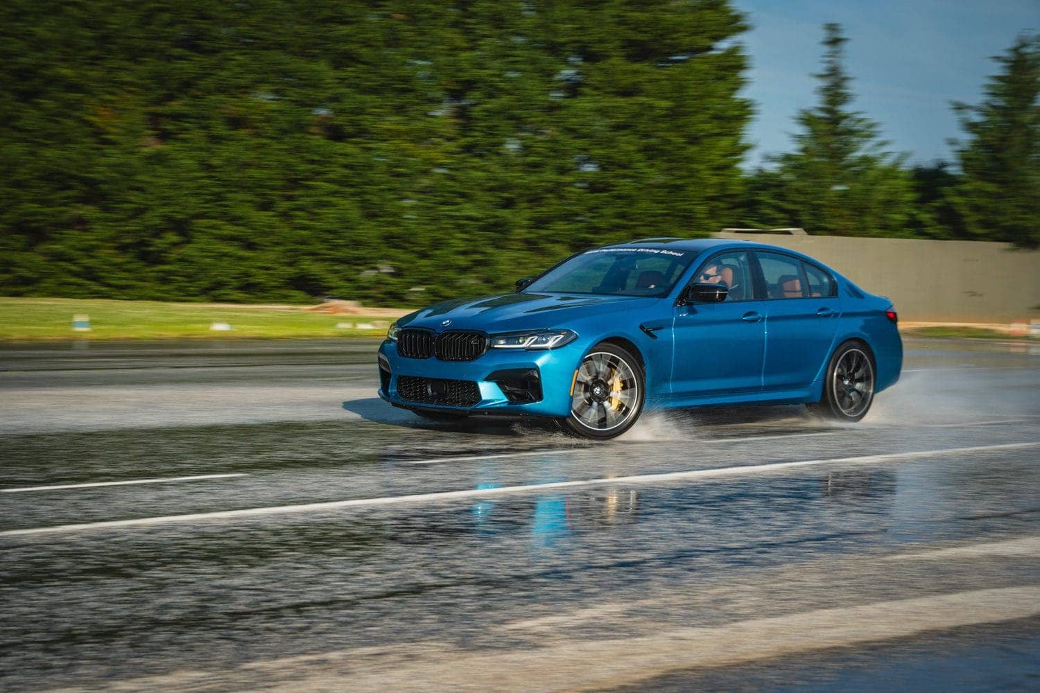 f90-m5-snapper-rocks-blue