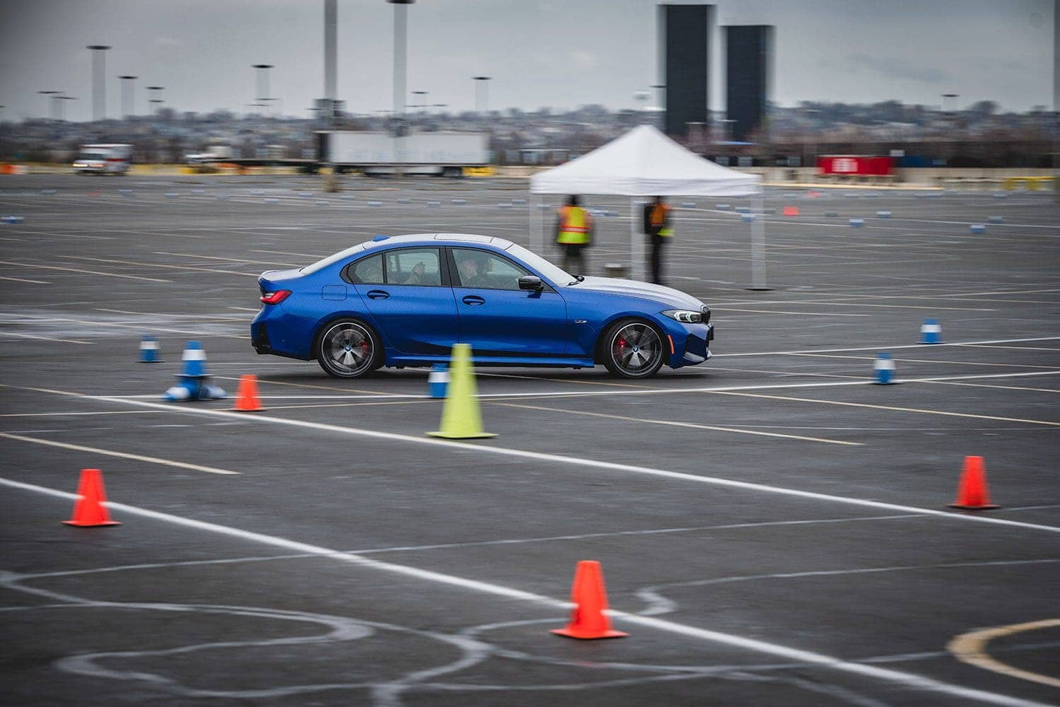 bmw-330e