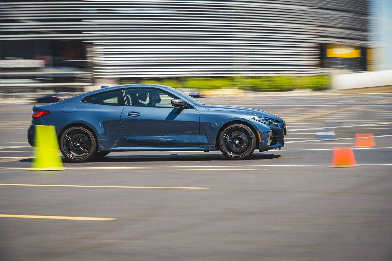 BMW M440i