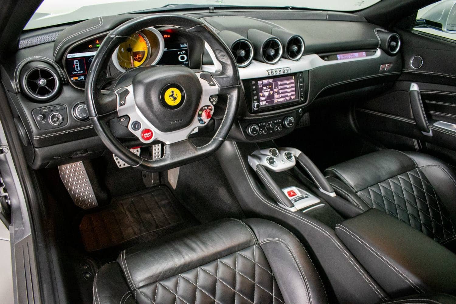 ferrari-ff-inside
