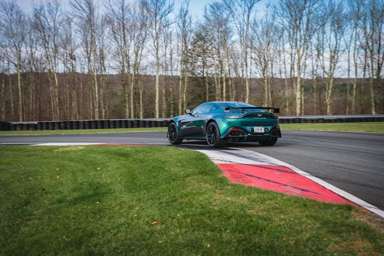 aston-vanquish-F1-edition
