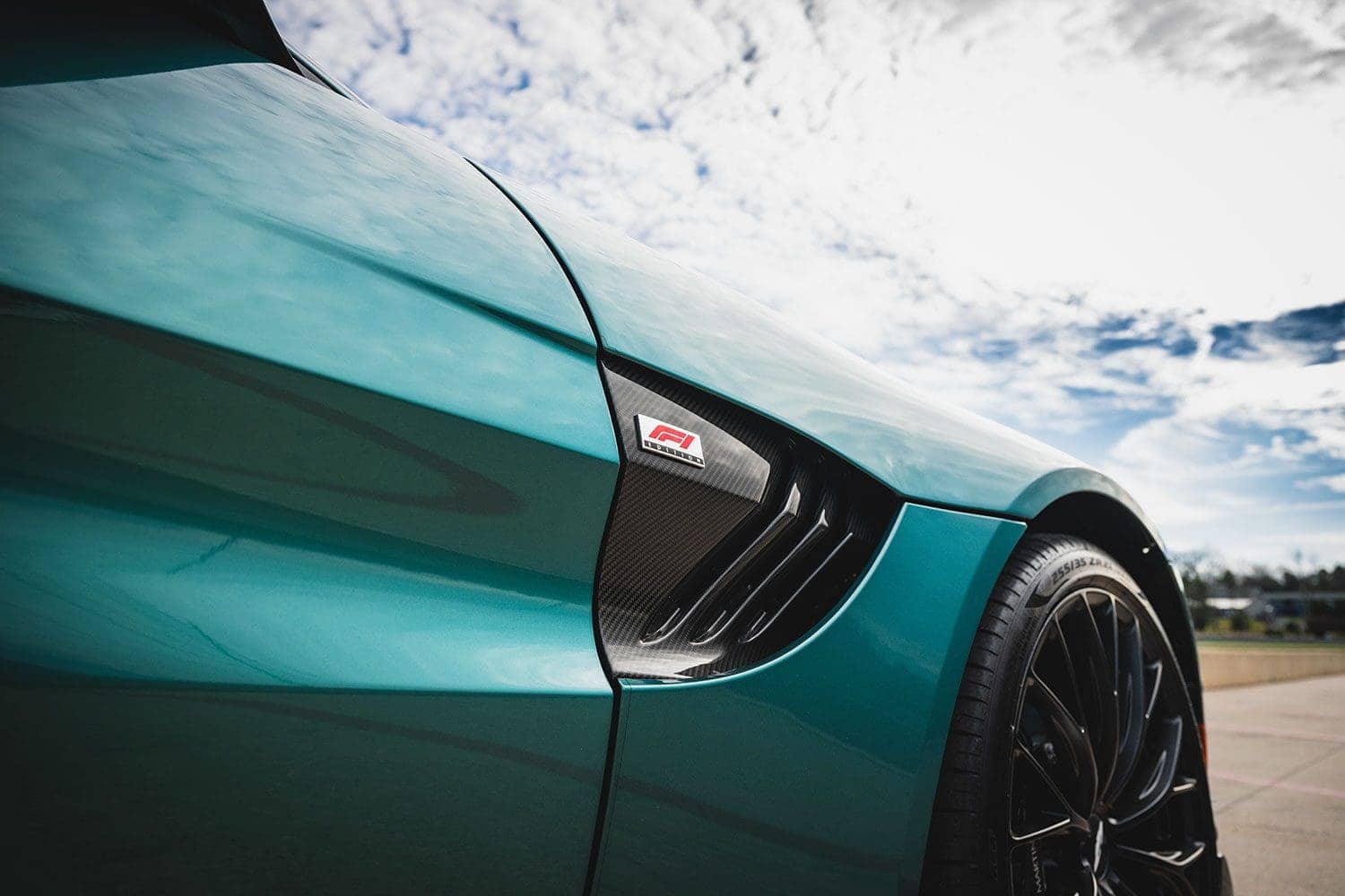 aston-vanquish