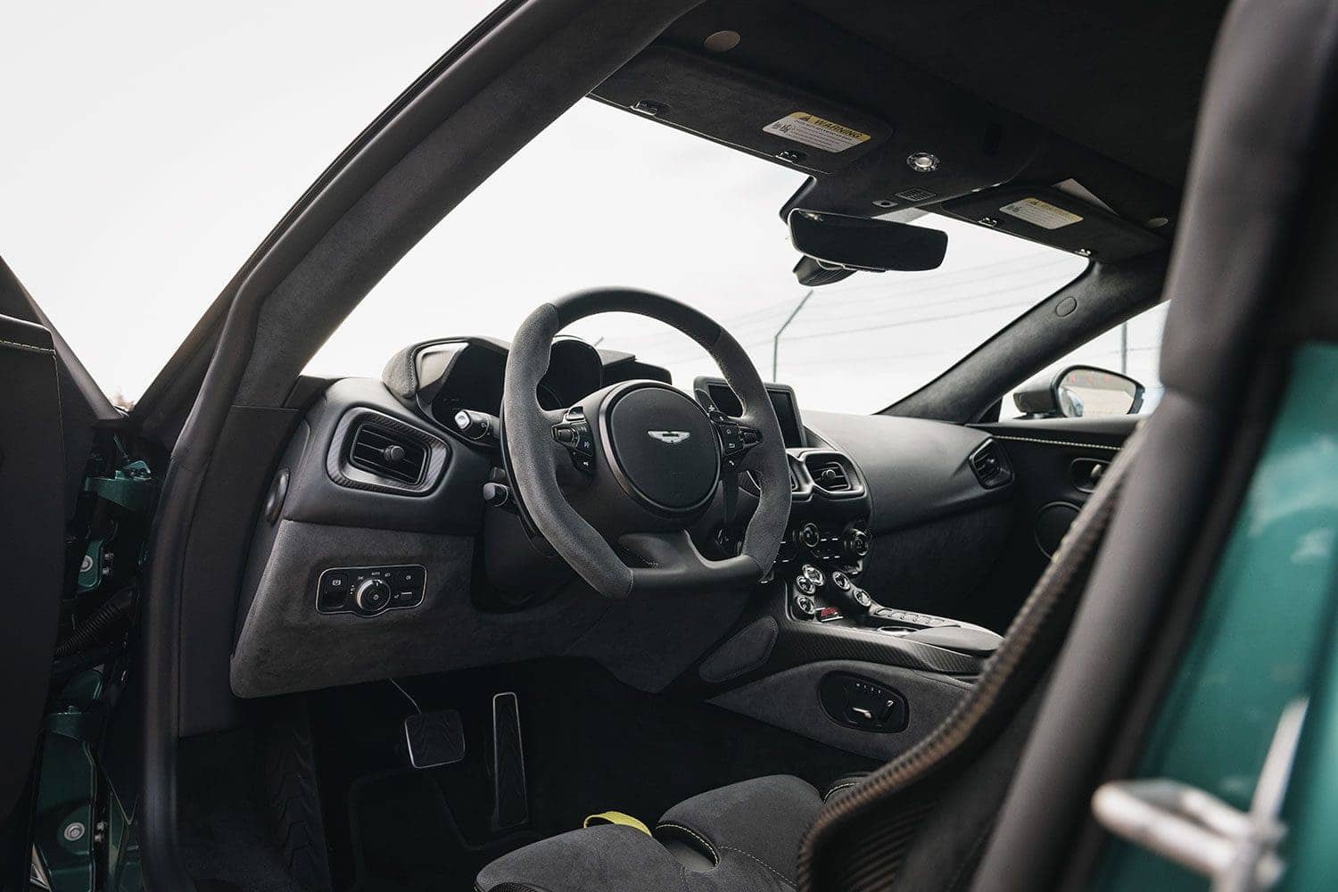 aston-vanquish-F1-edition