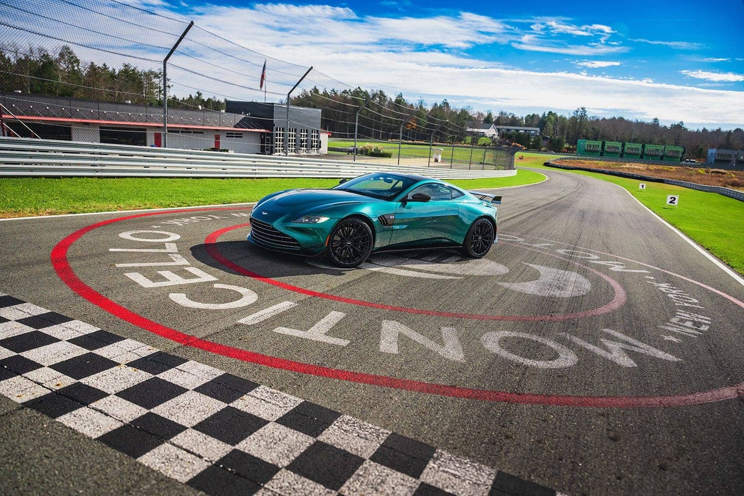 aston-vanquish-F1-edition