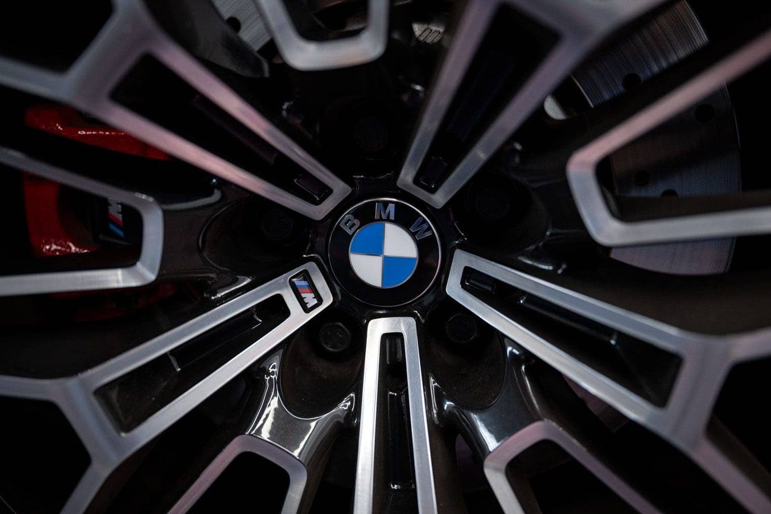 BMW floating center caps
