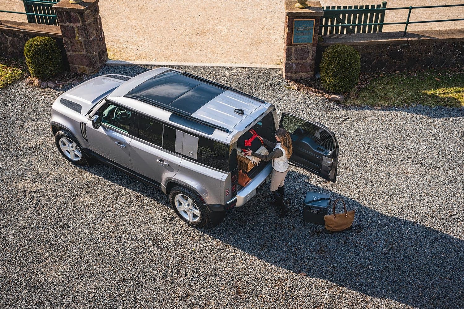 Land Rover Defender – JLR