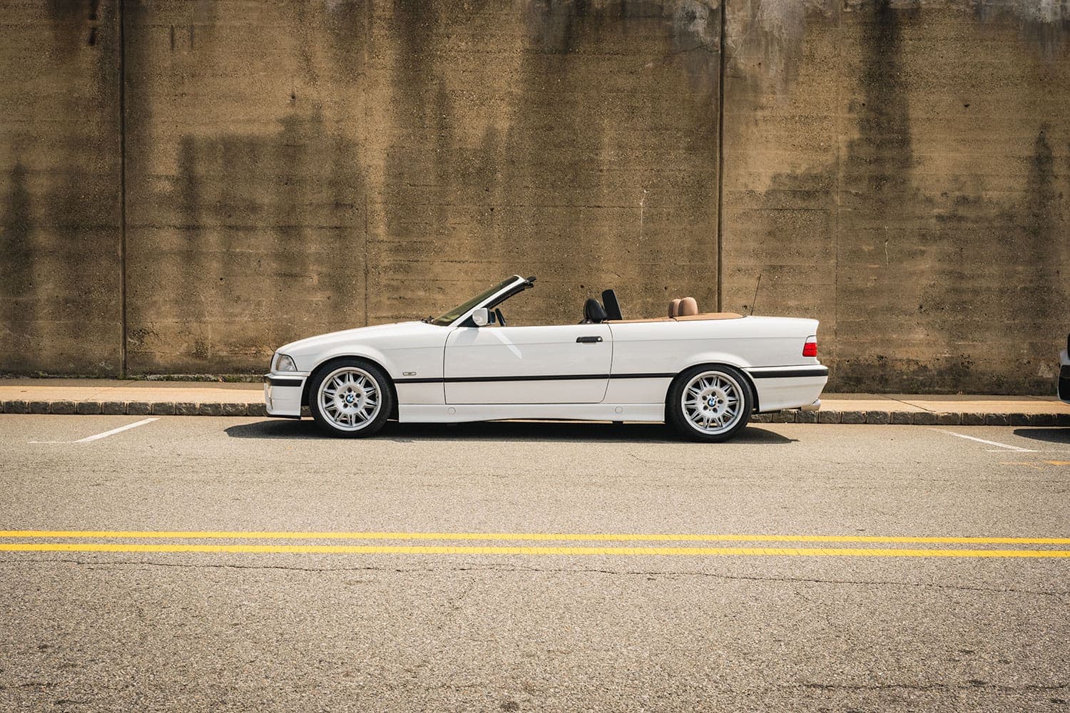 Sunday-Motor-Co