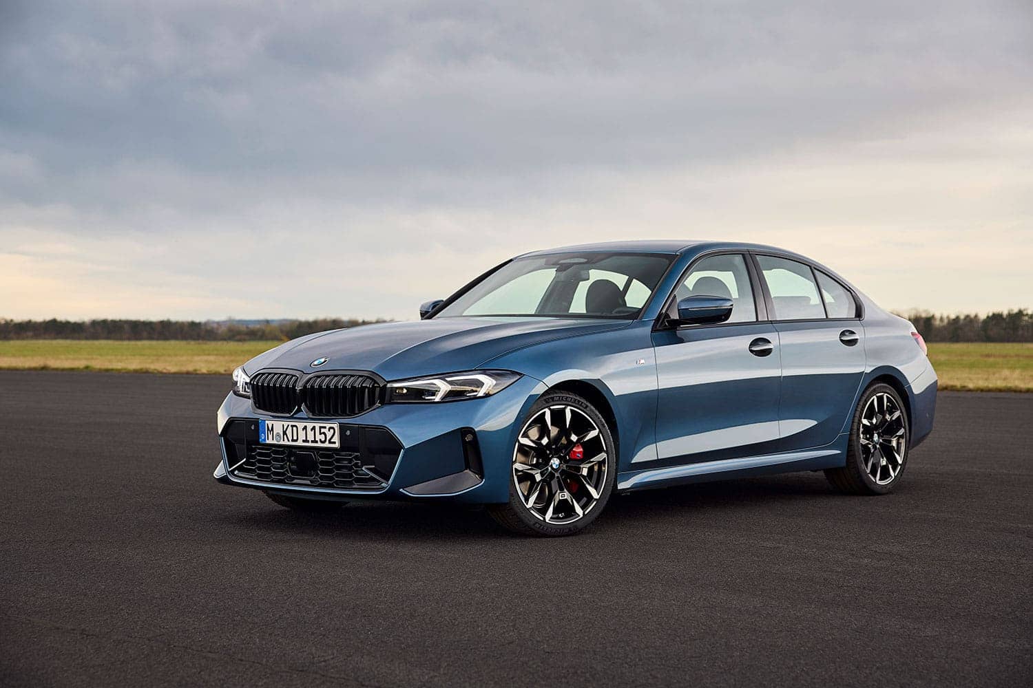 BMW 330i