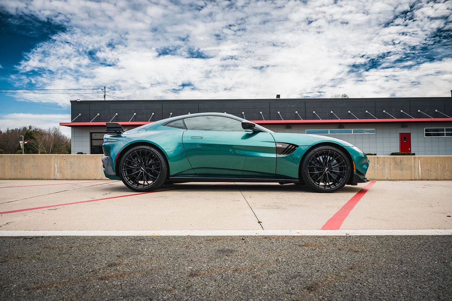 Aston Martin Vantage