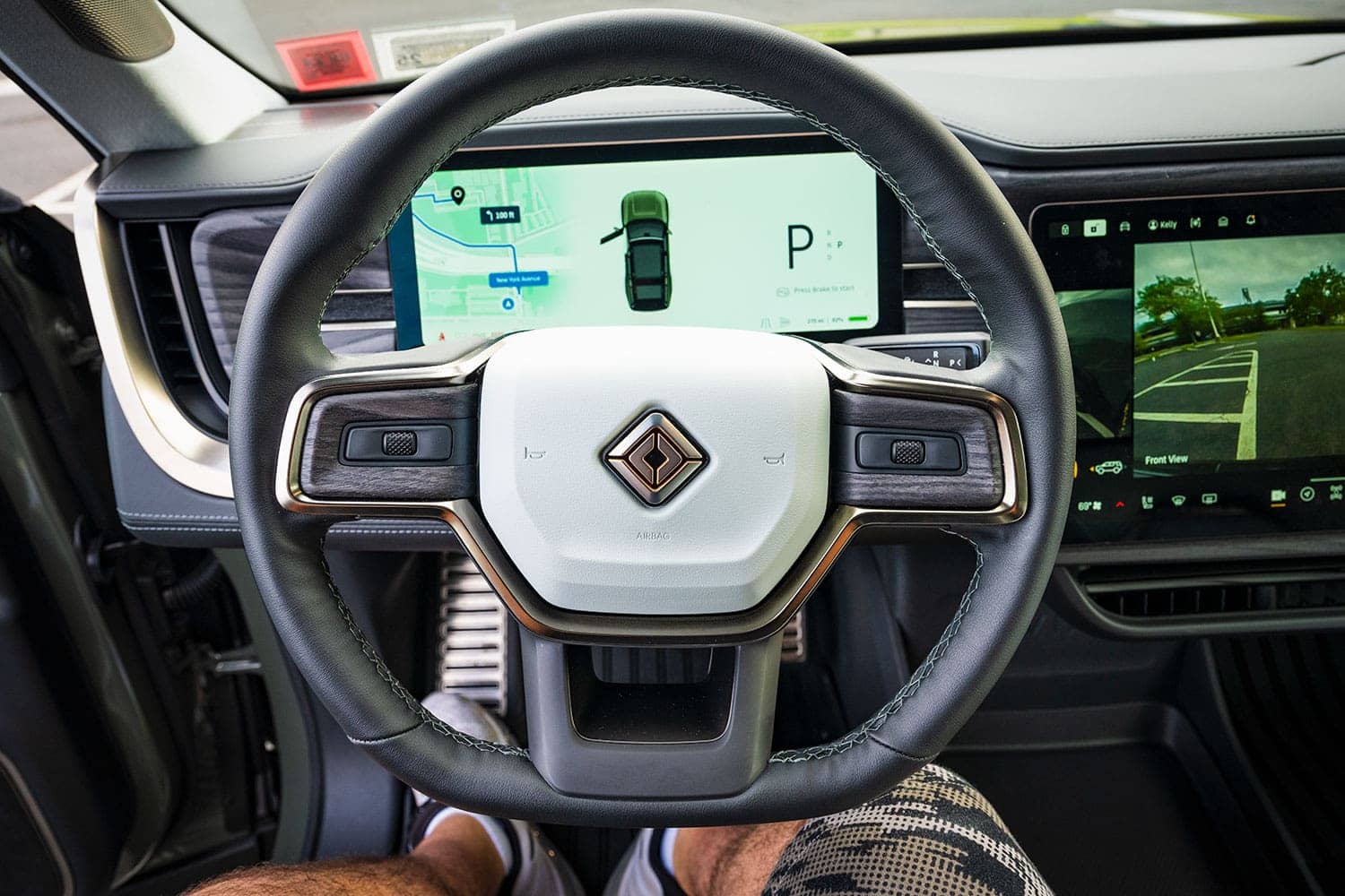 Rivian R1S