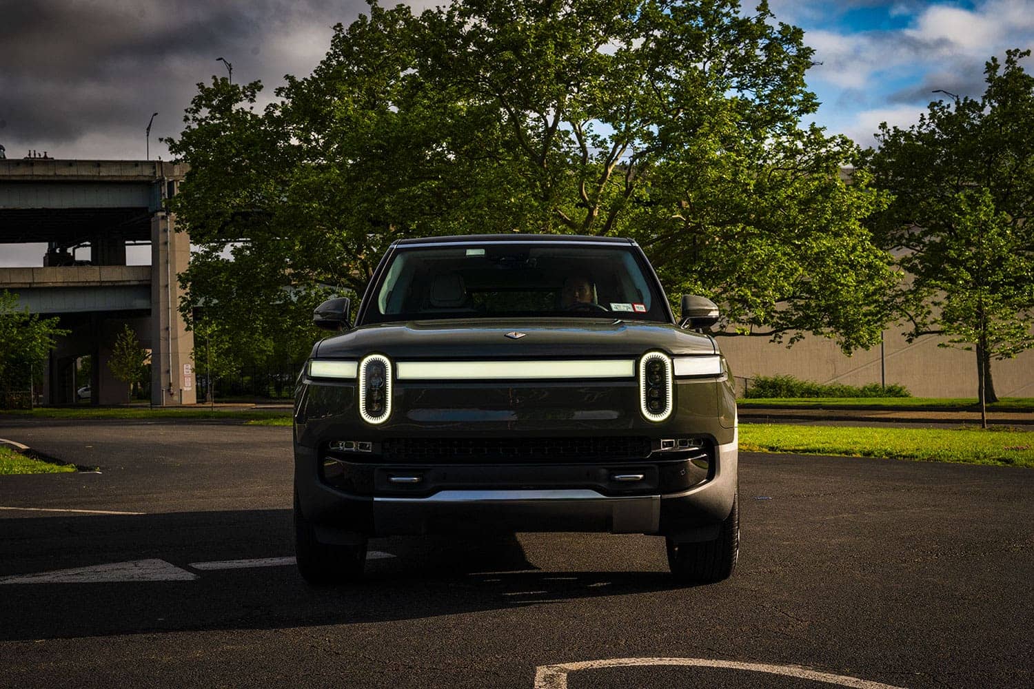 Rivian R1S