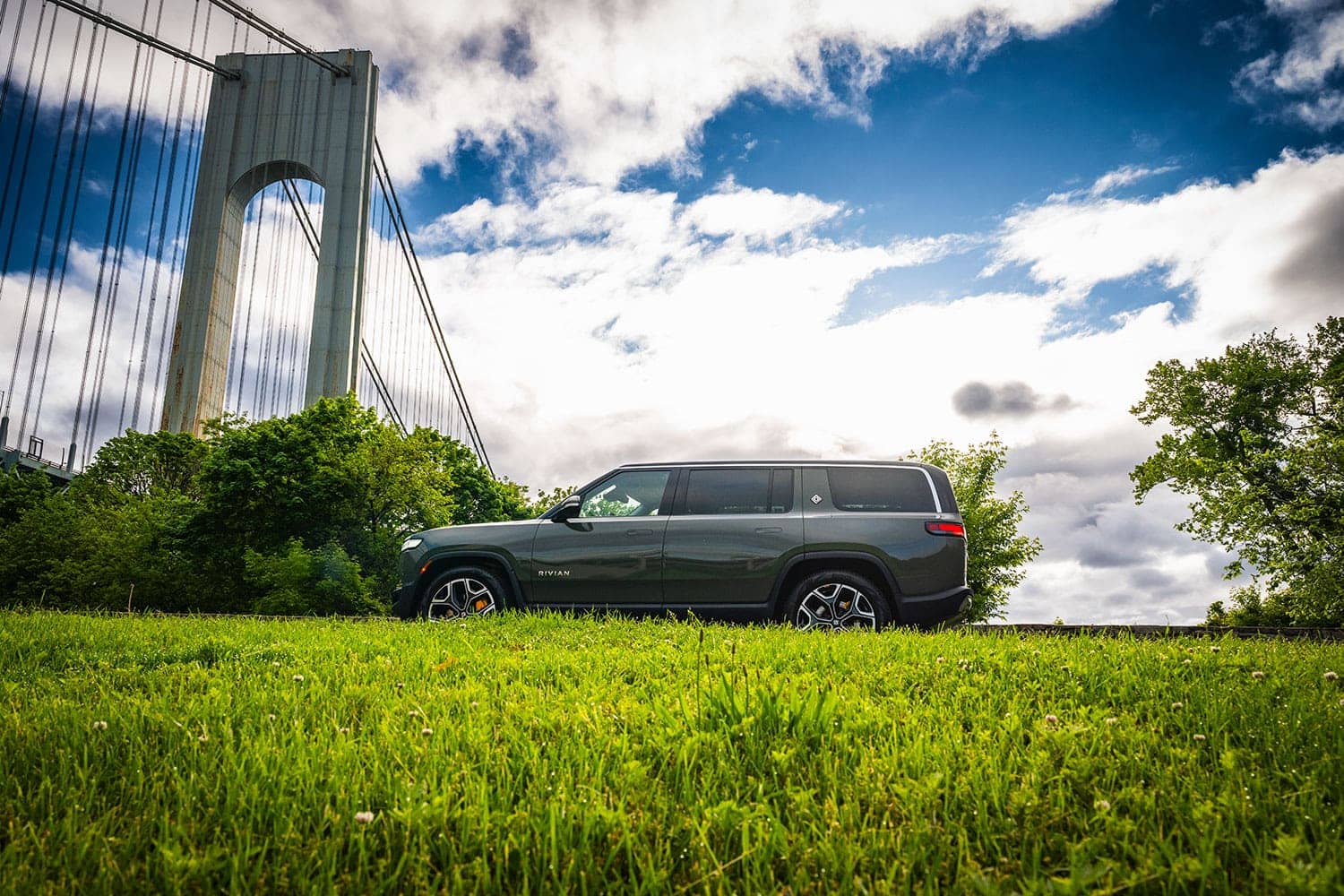 Rivian R1S