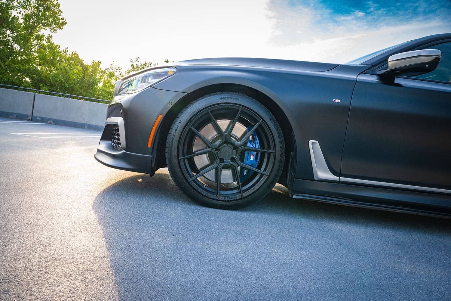 BMW M760i